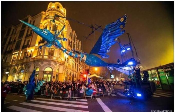 In der Normandie stürzt ein Luftpanzer auf die Menschenmenge: 13 Menschen werden bei der Parade verletzt