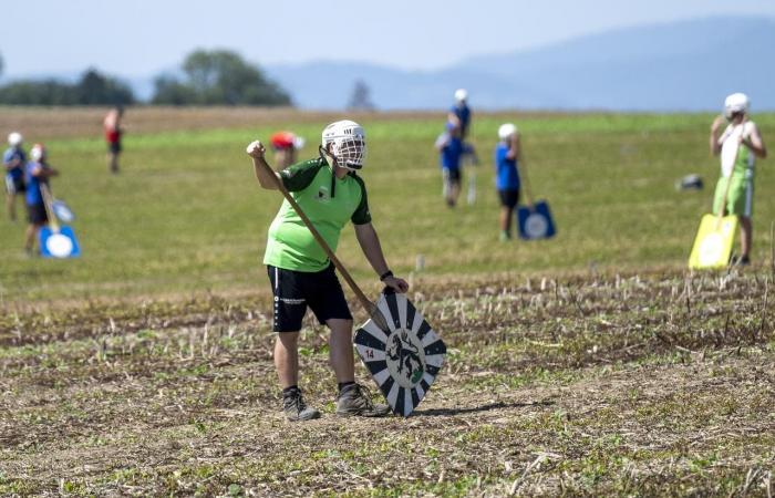 Entdecken Sie Hornuss, diesen wenig bekannten Schweizer Nationalsport – rts.ch