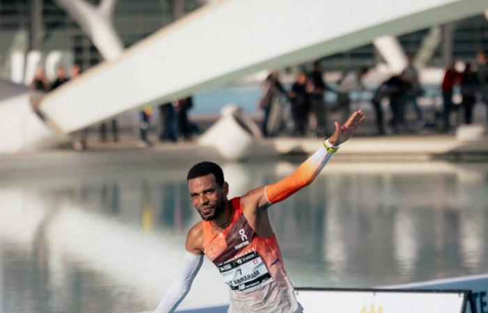 „Ich habe meinen Traum wahr gemacht!“ »: SCHWEIZER REKORD für Tade in Valencia bei seinem letzten Marathon