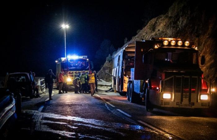 Spanischer Bus kommt bei Andorra von der Straße ab: Mindestens 2 Tote und 7 Schwerverletzte – 12.01.2024 um 23:26 Uhr