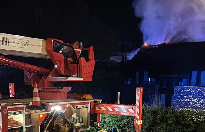 Im Restaurant Wagyu gegenüber dem „Sanglier des Ardennes“ in Durbuy brach ein Großbrand aus (Fotos)