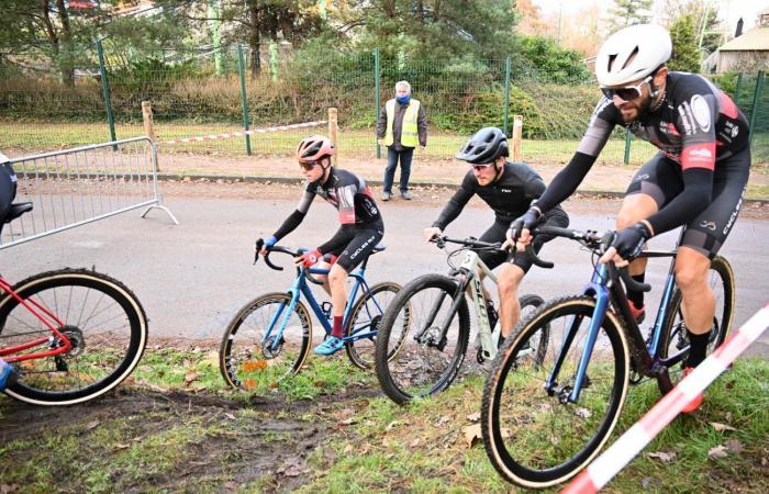 Cyclocross: William Millat vor seinem Bruder Adrien auf den Höhen von Le Creusot