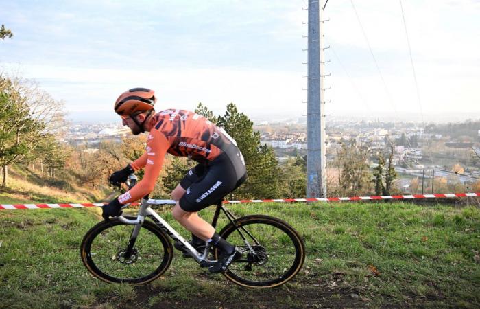 Cyclocross: William Millat vor seinem Bruder Adrien auf den Höhen von Le Creusot