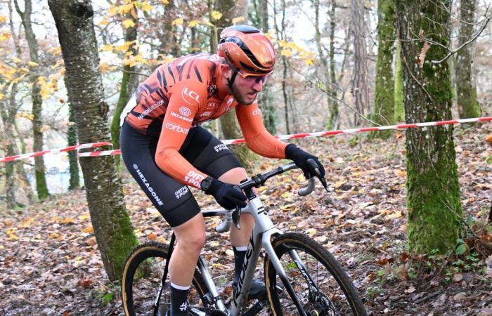 Cyclocross: William Millat vor seinem Bruder Adrien auf den Höhen von Le Creusot