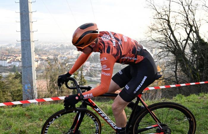 Cyclocross: William Millat vor seinem Bruder Adrien auf den Höhen von Le Creusot