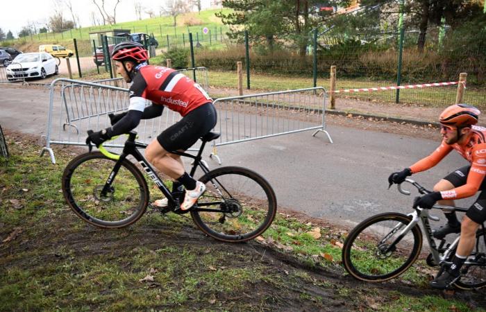 Cyclocross: William Millat vor seinem Bruder Adrien auf den Höhen von Le Creusot