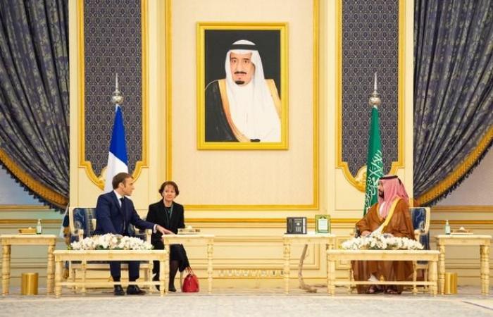 Die wirtschaftlichen Fragen stehen im Mittelpunkt von Emmanuel Macrons Besuch in Saudi-Arabien