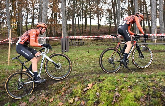 Cyclocross: William Millat vor seinem Bruder Adrien auf den Höhen von Le Creusot