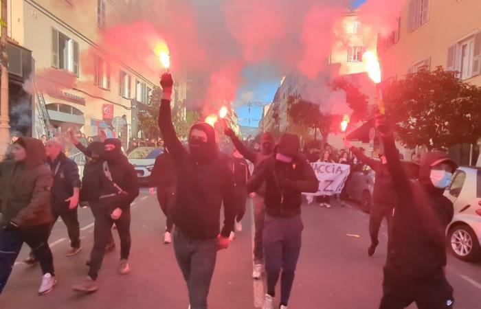 Gymnasiasten und Studenten verstärken ihre Mobilisierung gegen das Verbot der Verwendung der korsischen Sprache in der Regionalversammlung