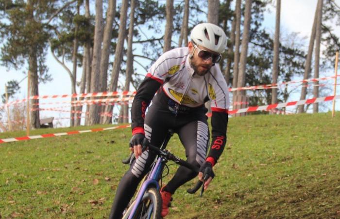 Cyclocross: William Millat vor seinem Bruder Adrien auf den Höhen von Le Creusot