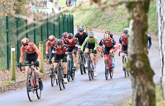 Cyclocross: William Millat vor seinem Bruder Adrien auf den Höhen von Le Creusot