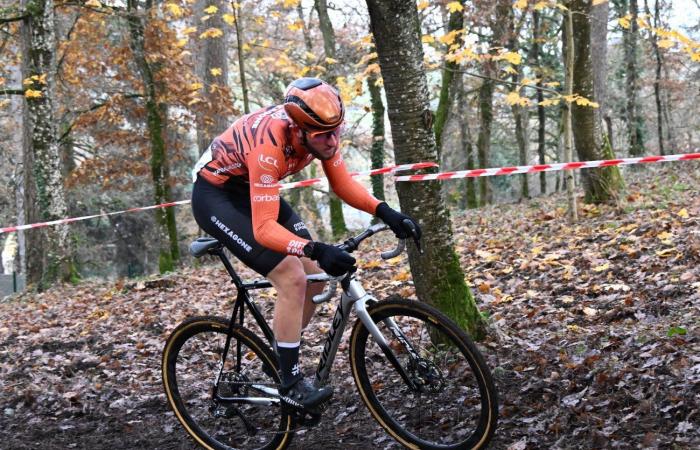 Cyclocross: William Millat vor seinem Bruder Adrien auf den Höhen von Le Creusot