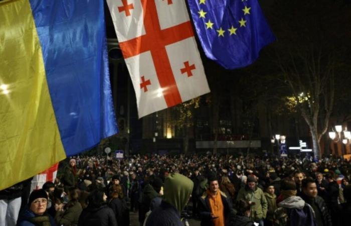 Georgien: Zehntausende Demonstranten in der vierten Nacht in Folge auf den Straßen: Nachrichten