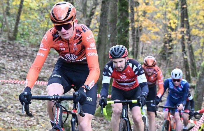 Cyclocross: William Millat vor seinem Bruder Adrien auf den Höhen von Le Creusot