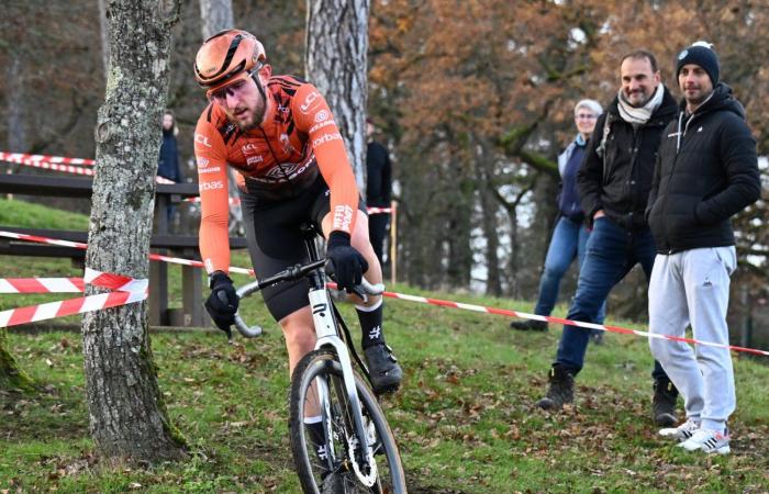 Cyclocross: William Millat vor seinem Bruder Adrien auf den Höhen von Le Creusot