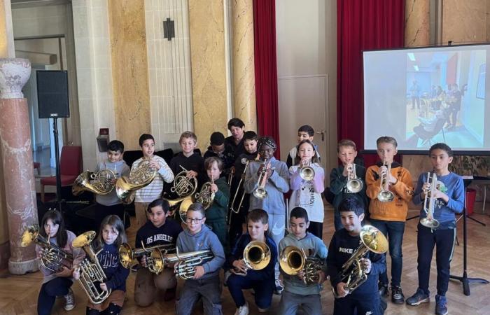 Das Orchester findet einen Platz im Stundenplan der Descartes-Schule