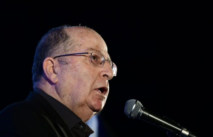 Hinterbliebener Vater reicht Beschwerde gegen Moshe Ya’alon wegen „Gefährdung der Staatssicherheit“ ein