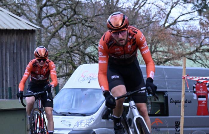 Cyclocross: William Millat vor seinem Bruder Adrien auf den Höhen von Le Creusot