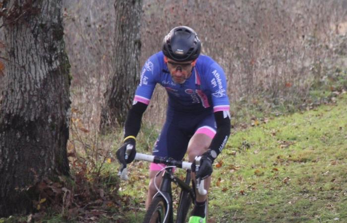 Cyclocross: William Millat vor seinem Bruder Adrien auf den Höhen von Le Creusot