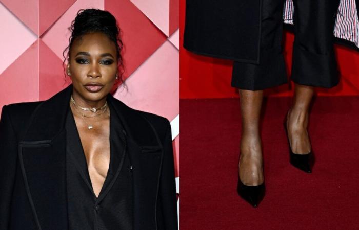 Venus Williams setzt bei den Fashion Awards 2024 in London auf Klassiker in glänzenden schwarzen Pumps