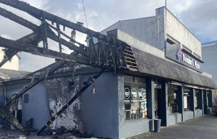 Zwölf Motorroller und die Markise einer Pizzeria wurden bei einem Brand in Caen zerstört