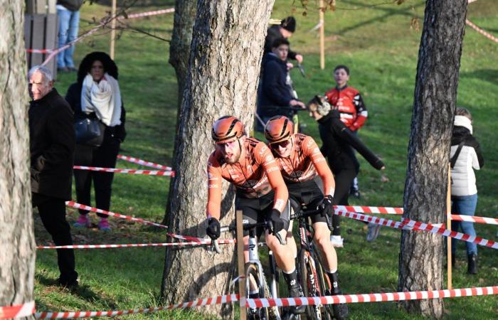 Cyclocross: William Millat vor seinem Bruder Adrien auf den Höhen von Le Creusot