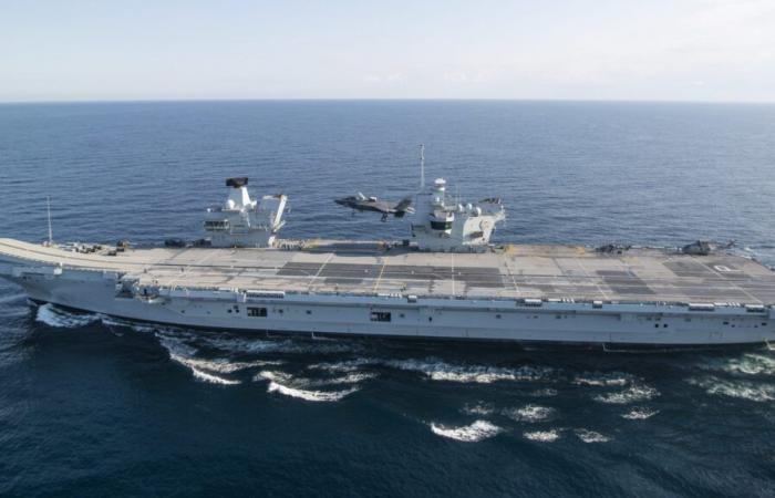 HMS Prince of Wales übernimmt bei einer Zeremonie in Liverpool das Flaggschiff der Royal Navy.