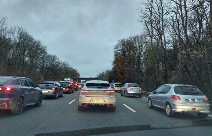 Überlasteter Verkehr auf der A13 und A12 in Yvelines