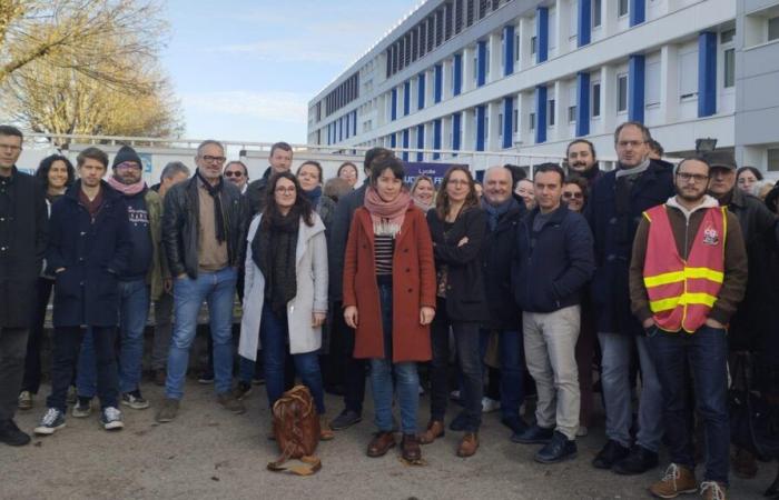 eine Stelle als Krankenpfleger am Gymnasium Claude de France beantragt