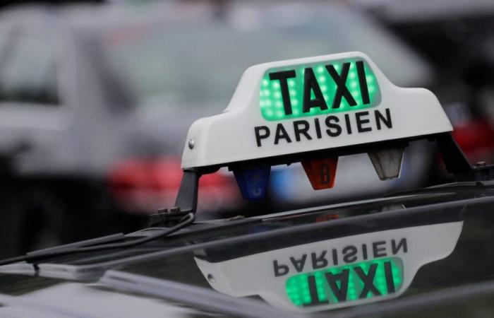 Wütende Taxis demonstrieren in der Île-de-France Störungen auf den Straßen