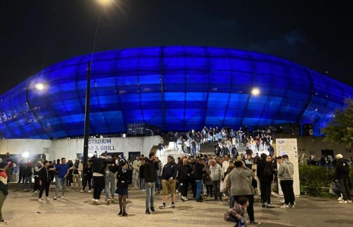 ein junger 6-jähriger Fan, der vom Le Havre AC aus dem Stadion verbannt wurde