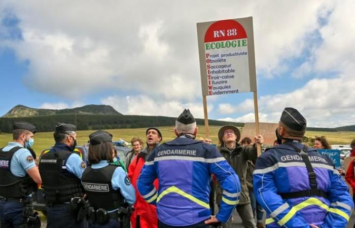 Gemischtes Publikum für Gegner der neuen Trasse der RN 88