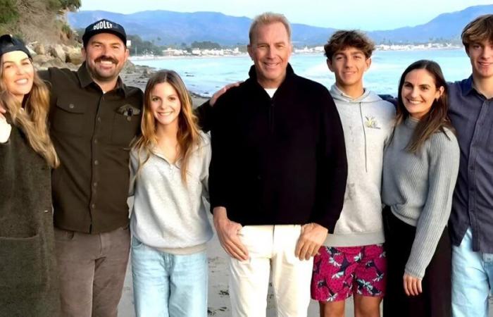 Kevin Costner postet an Thanksgiving seltene Fotos mit seinen sieben Kindern