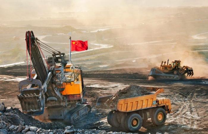 China wiederum verschließt den Zugang zu den Vereinigten Staaten, indem es den Verkauf dieser strategischen Mineralien an die führende Weltmacht verbietet.