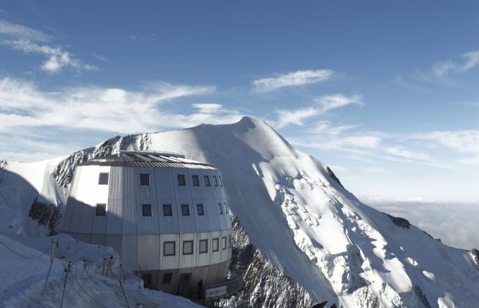 Ein Bericht beleuchtet die Ausfälle mehrerer Schutzhütten beim Aufstieg zum Mont Blanc