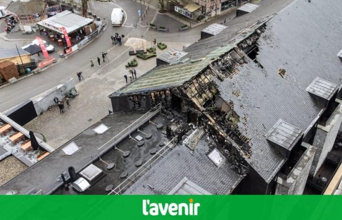 Diese Drohnenbilder zeigen den Schaden, der durch den Brand im Hôtel du Sanglier des Ardennes in Durbuy verursacht wurde