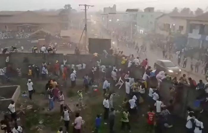 Guinea: Nach Angaben von Menschenrechtsorganisationen sind bei Stadion-Einsturz 135 Menschen getötet worden