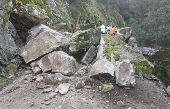 Ardèche. Ein beeindruckender Erdrutsch zerschneidet die RD 203 zwischen Sanilhac und Rocles