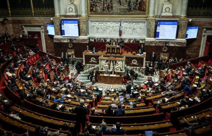 VIDEO. „Es ist skandalös“: Ein LFI-Abgeordneter platzt in voller Hommage an einen verstorbenen Bürgermeister im Parlament mit „Es ist uns egal“ heraus und löst einen Aufschrei aus