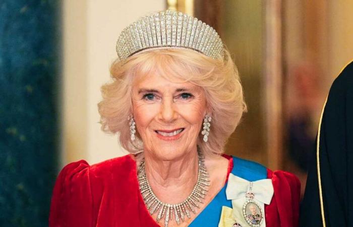 Königin Camilla trägt zum ersten Mal die imposante Kokoshnik-Tiara zu Ehren des Emirs von Katar