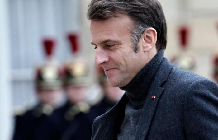 Emmanuel Macron wird am Dienstag „alle Parteien“ mit Ausnahme von LFI und RN empfangen, um zu versuchen, „eine Regierung von allgemeinem Interesse zu bilden“.