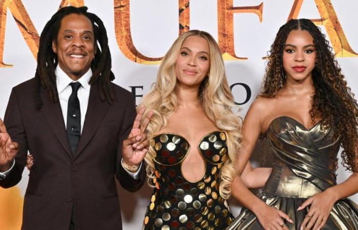 Inmitten einer Kontroverse tritt Jay-Z mit Beyoncé und ihrer Tochter Blue Ivy auf