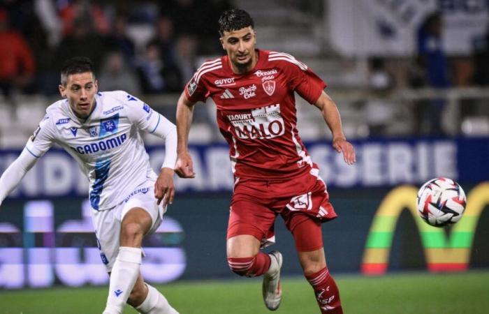 INFO FRANKREICH BLEU – Ligue 1: Da es an Spielzeit bei AJA mangelt, erwägt Verteidiger Théo Pellenard einen Abgang