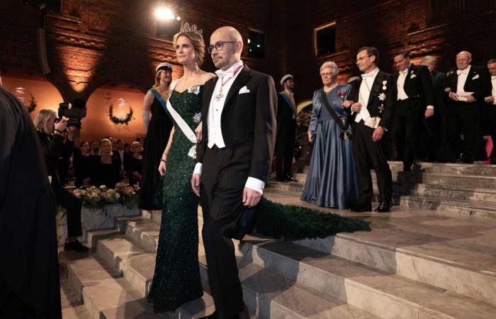 König Carl XVI. Gustaf verleiht die Nobelpreise im Kreise seiner gekrönten Familie