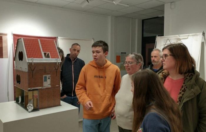 Dieses nach ihr benannte College ist das einzige in Calvados, das die Ausstellung über Anne Frank beherbergt.