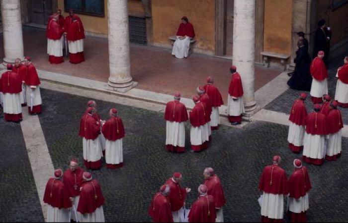 Erklärungen des Regisseurs zum Ende des Papstthrillers (und insbesondere zu seiner großen Wendung).