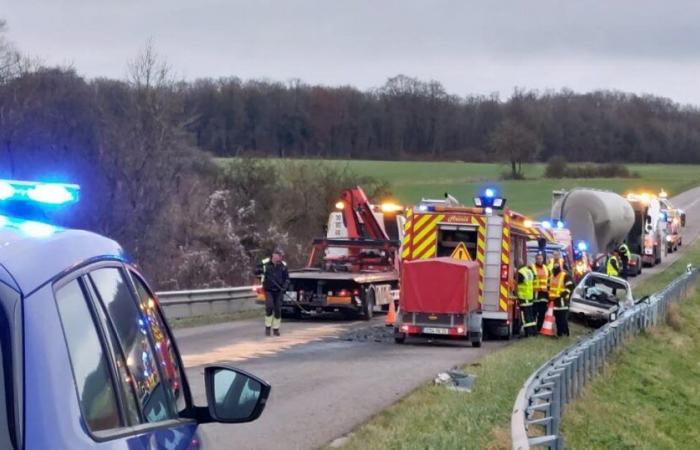 Eine Frau kam ums Leben, zwei weitere Menschen wurden verletzt