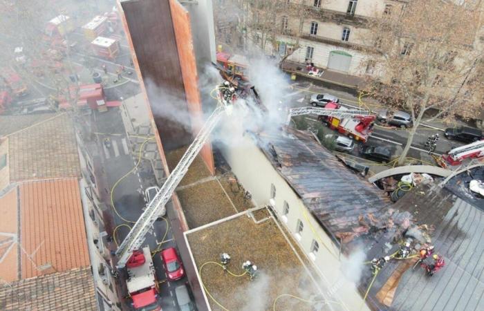 Der verunglückte Brand in der Kirche Saints-François schreitet nicht mehr voran