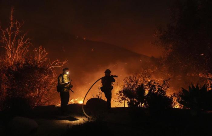 Ein Waldbrand in Malibu führt zu Evakuierungsbefehlen und Warnungen für 20.000 Menschen, darunter Dick Van Dyke und Cher