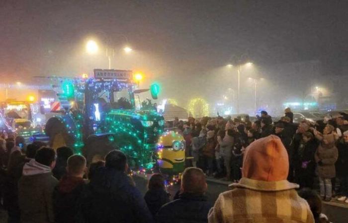 Die Jungbauern der Vendée veranstalten eine große Weihnachtsparade